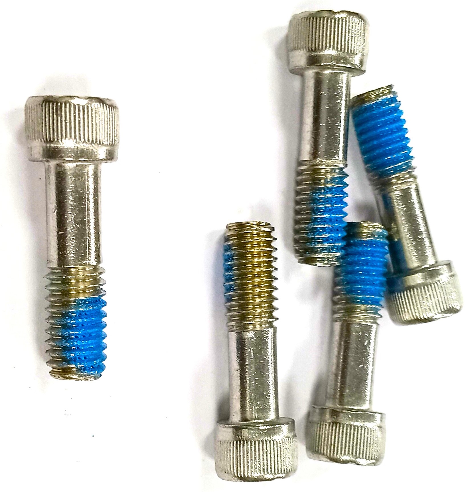 Socket head cap screw half thread with nyloc patch