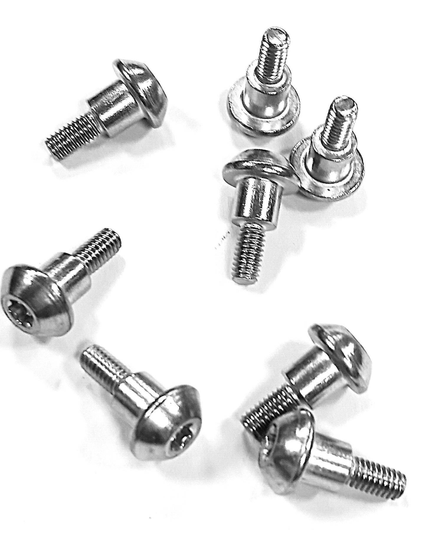 Six lobe button head cap screw with body